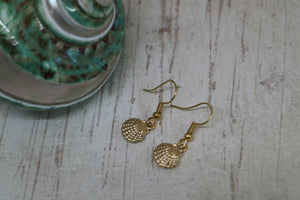 Gold scallop sea shell earrings