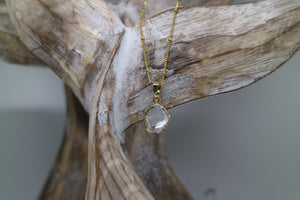 Mother of Pearl Shell Gold Necklace