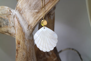 Mother of pearl shell gold necklace