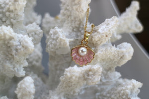 Children's pink and gold shell necklace with pearl
