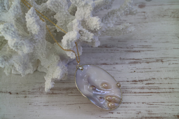 Blister Pearl Gold Necklace
