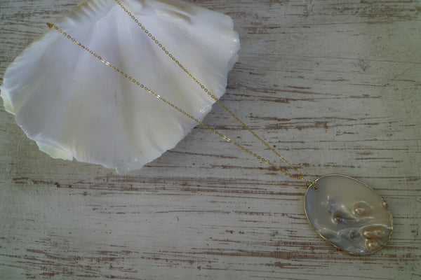 Load image into Gallery viewer, Blister Pearl Gold Necklace
