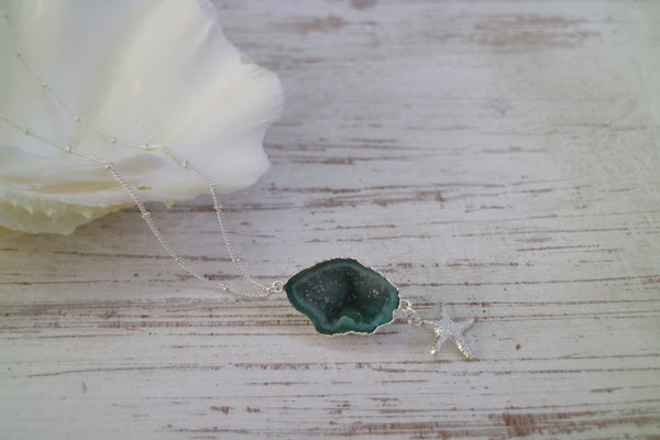 Load image into Gallery viewer, Blue Geode Druzy Agate Silver Necklace with Starfish Charm
