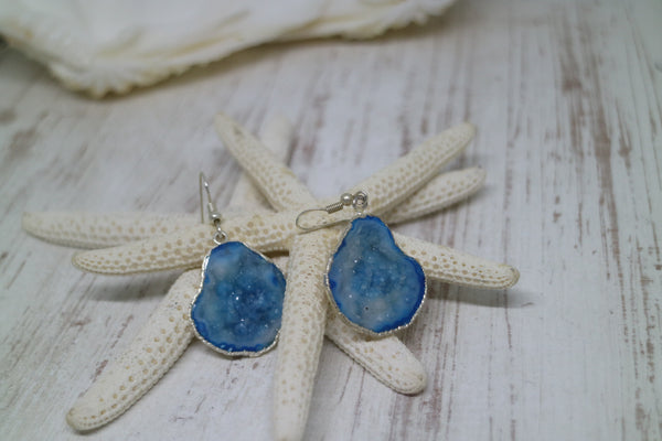 Load image into Gallery viewer, Blue geode druzy agate silver earrings
