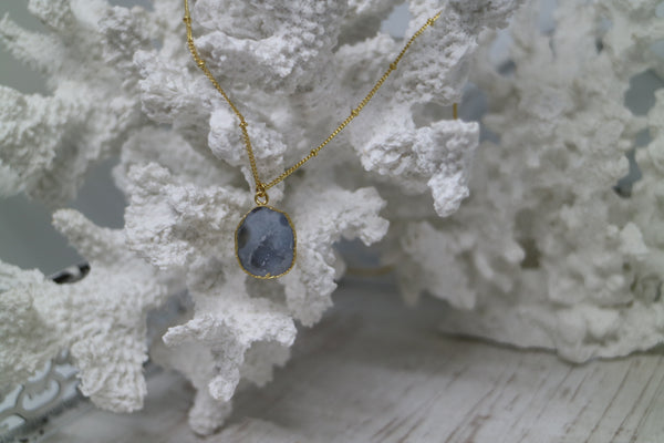 Load image into Gallery viewer, White Druzy Geode Crystal Gold Necklace
