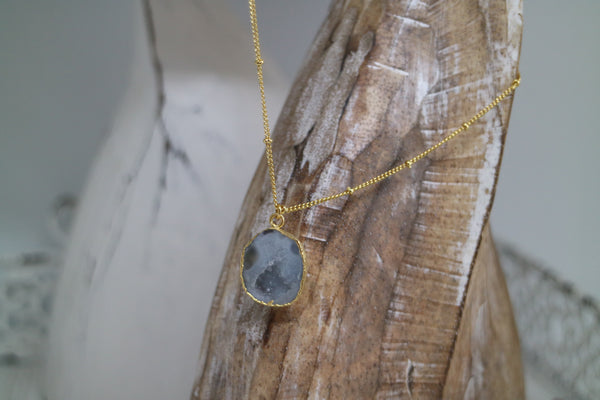 Load image into Gallery viewer, White Druzy Geode Crystal Gold Necklace
