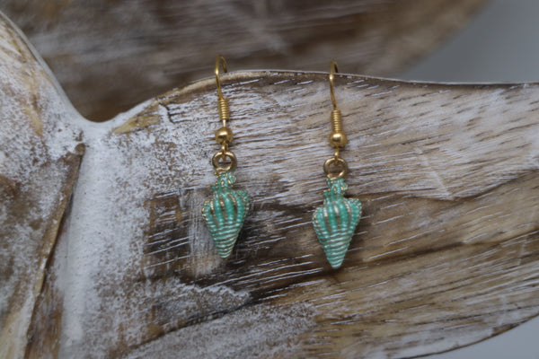 Load image into Gallery viewer, Aqua green and gold shell earrings
