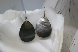 Black mother of pearl shell silver earrings