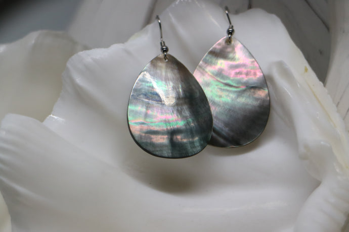 Black mother of pearl shell silver earrings