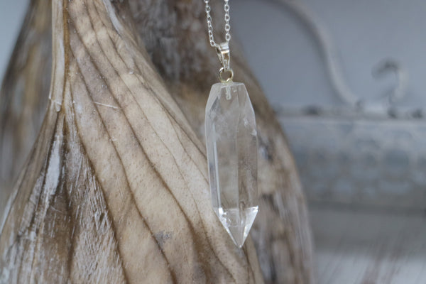 Load image into Gallery viewer, Clear Quartz Pendant Silver Necklace
