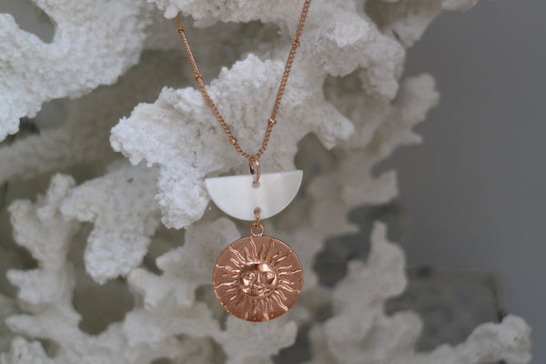 Load image into Gallery viewer, White Mother of Pearl Rose Gold Necklace with Sun Pendant

