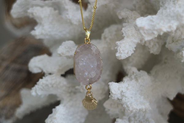 Load image into Gallery viewer, White Geode Druzy Agate Crystal Gold Necklace with Shell Charm
