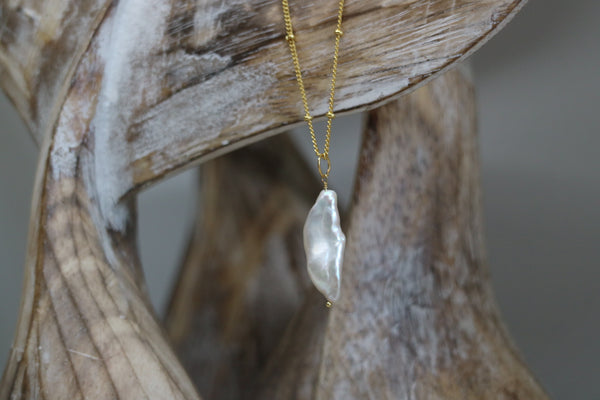 Load image into Gallery viewer, Fresh Water Pearl Gold Necklace
