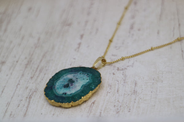 Load image into Gallery viewer, Green Solar Quartz Crystal Gold Necklace
