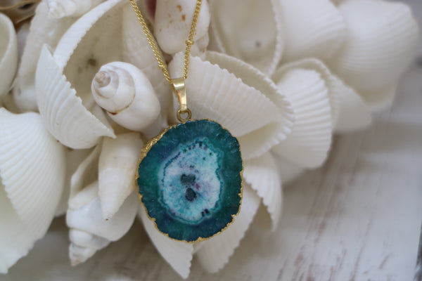 Load image into Gallery viewer, Green Solar Quartz Crystal Gold Necklace
