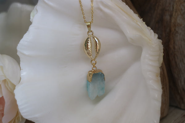 Load image into Gallery viewer, Blue Druzy Quartz Crystal Gold Necklace with Shell Charm
