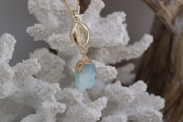 Load image into Gallery viewer, Blue Druzy Quartz Crystal Gold Necklace with Shell Charm
