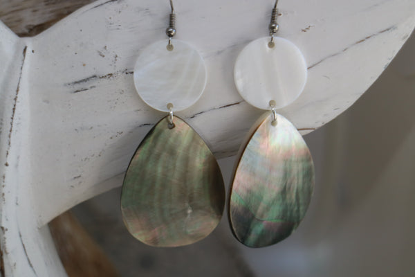 Load image into Gallery viewer, Black and white mother of pearl silver earrings
