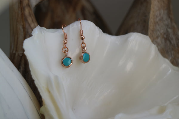 Load image into Gallery viewer, Rose gold plated earrings
