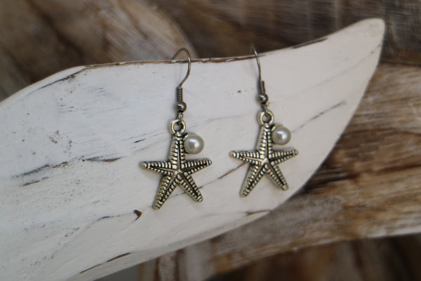 Load image into Gallery viewer, Silver starfish earrings
