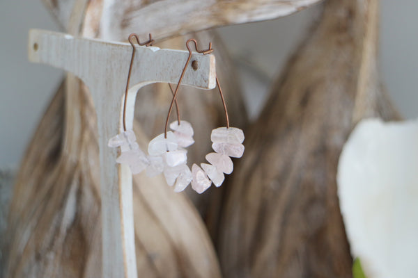 Load image into Gallery viewer, Boho pink rose quartz crystal chip gemstones on antique copper earrings hoops
