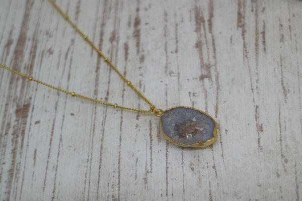 Load image into Gallery viewer, White Geode Druzy Crystal Gold Necklace
