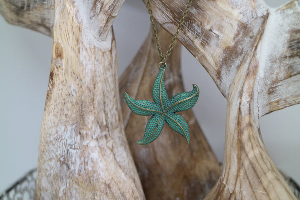 Load image into Gallery viewer, Green Bronze patina starfish boho necklace
