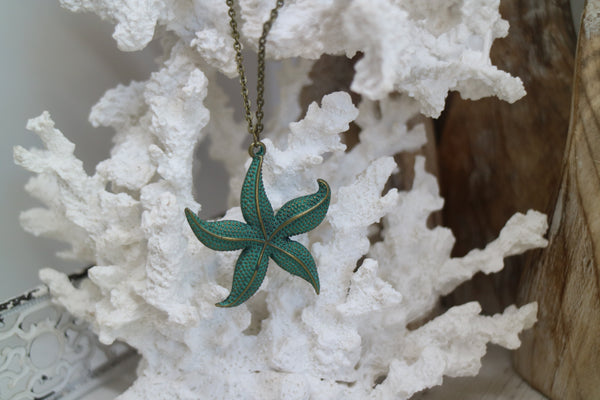 Load image into Gallery viewer, Green Bronze patina starfish boho necklace
