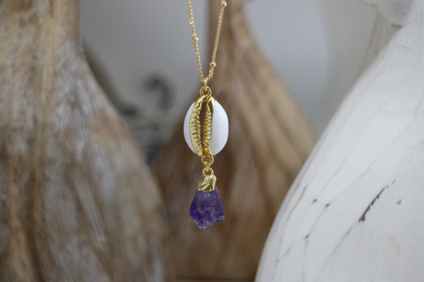 Load image into Gallery viewer, Amethyst gemstone shell gold necklace
