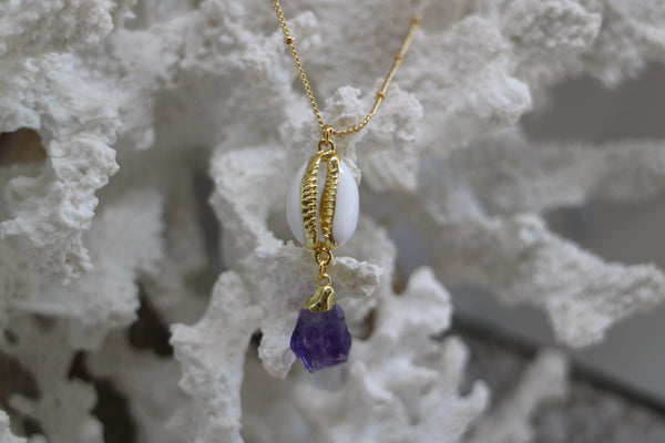 Load image into Gallery viewer, Amethyst gemstone shell gold necklace
