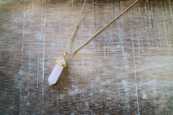 Load image into Gallery viewer, Rose quartz point gold necklace
