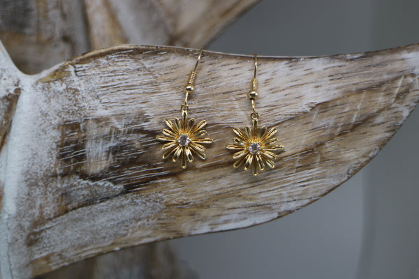 Load image into Gallery viewer, Gold Daisy Flower Earrings with cubic zirconia
