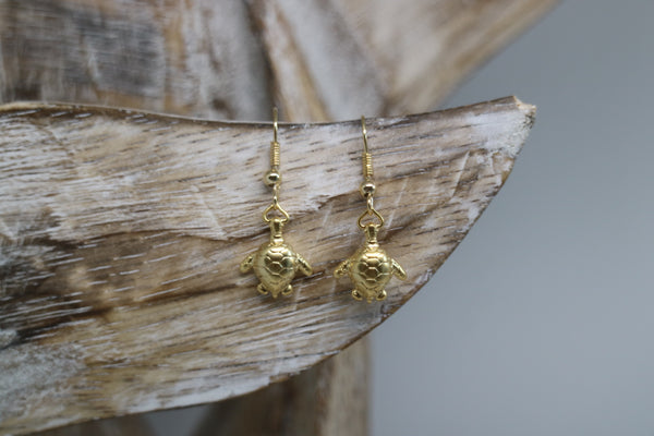 Load image into Gallery viewer, Gold Turtle Earrings
