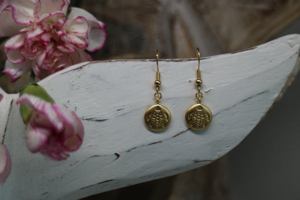 Load image into Gallery viewer, Gold Matte Turtle Earrings
