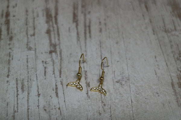 Load image into Gallery viewer, Gold Whale Tail Earrings with cubic zirconia
