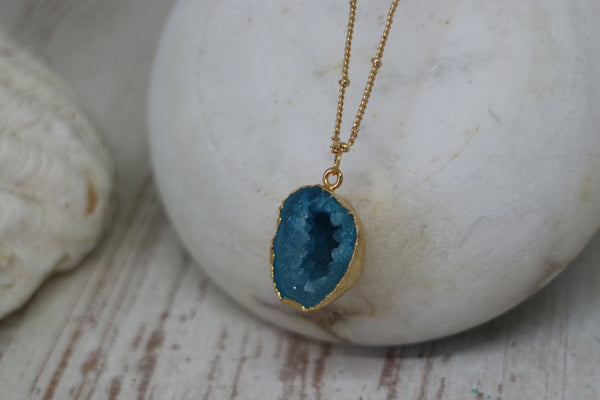 Load image into Gallery viewer, Blue Geode Druzy Agate Crystal Gold Necklace
