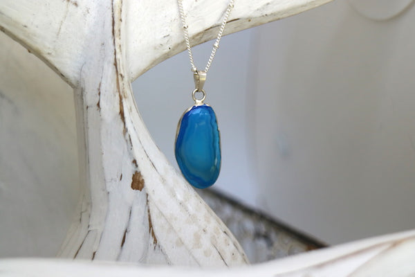 Load image into Gallery viewer, Blue agate silver necklace
