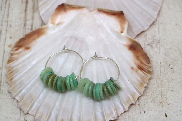 Load image into Gallery viewer, Green shell silver earrings

