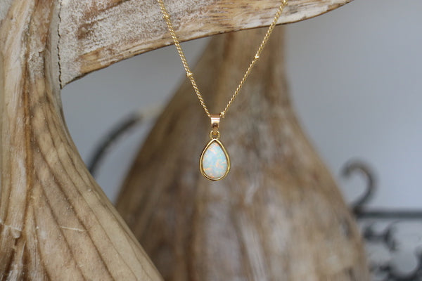 Load image into Gallery viewer, White opal teardrop gold necklace
