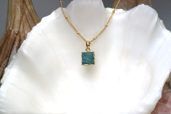 Load image into Gallery viewer, Amazonite gemstone gold necklace
