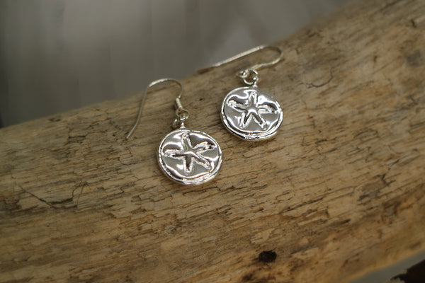 Load image into Gallery viewer, Silver starfish coin earrings
