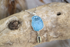 Blue goede druzy agate silver necklace with shell charm