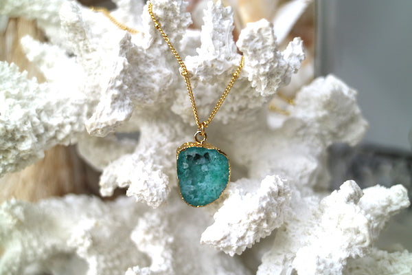 Load image into Gallery viewer, Green Geode Druzy Agate Crystal Gold Necklace

