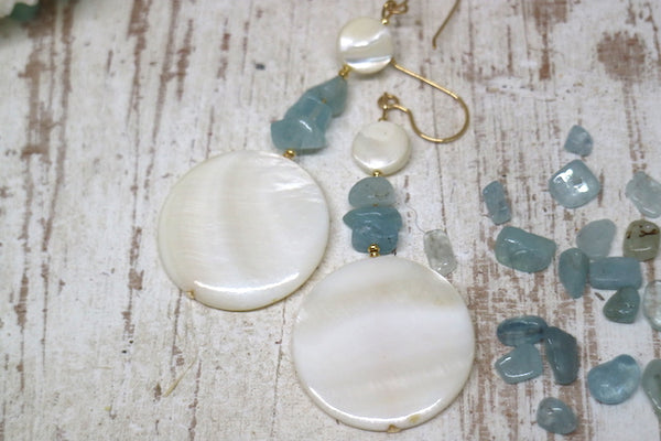 Load image into Gallery viewer, Lavera Earrings - Pearl Shell / Aquamarine / Gold
