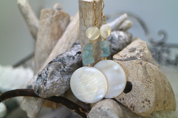 Load image into Gallery viewer, Lavera Earrings - Pearl Shell / Aquamarine / Gold
