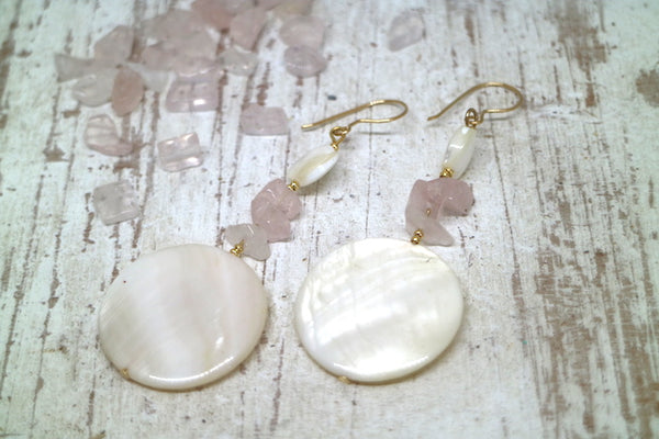 Load image into Gallery viewer, Pearl shell and rose quartz gold earrings
