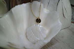 Mother of pearl shell gold necklace