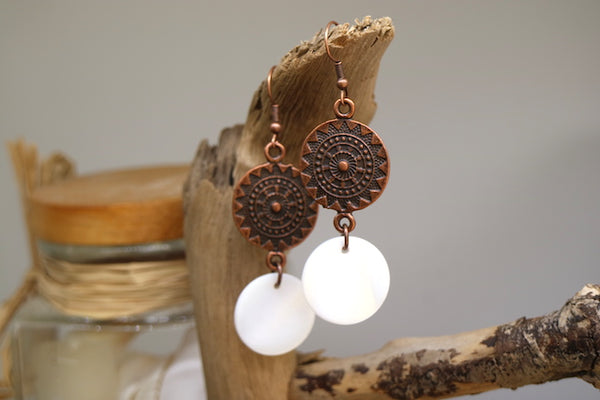 Load image into Gallery viewer, Mother of pearl shell and antique copper bohemian/aztec earrings
