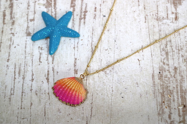 Load image into Gallery viewer, Children&#39;s pink and orange shell gold necklace
