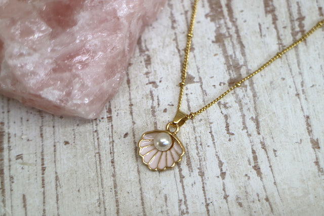 Children's baby pink and gold shell necklace with pearl